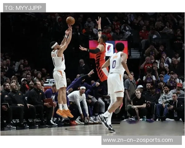 布克上半场表现挣扎12投5中仅得14分5篮板罚球命中率低迷